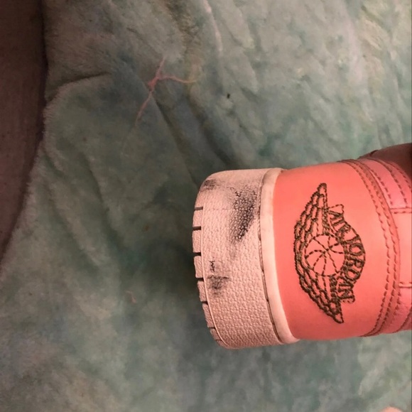 Pink Jordan’s - Picture 3 of 3